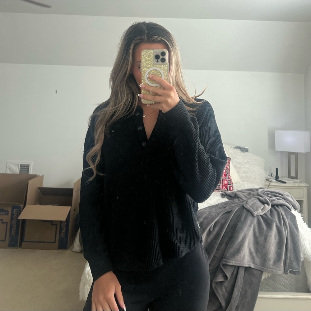 Old Navy Black V Black sweater with buttons